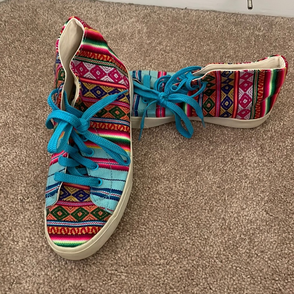 Inkkas Size 7 vegan high tops LIKE NEW